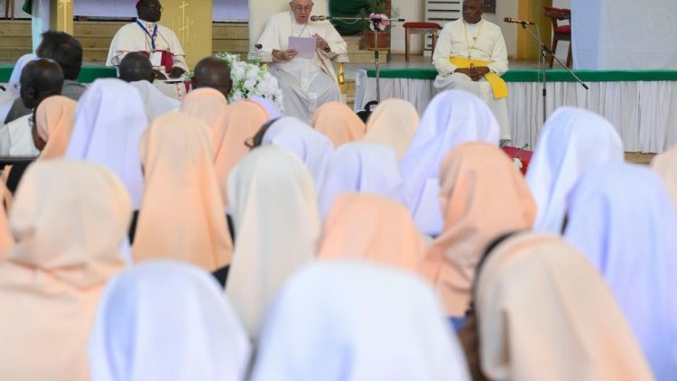 Le Pape François et les religieux 