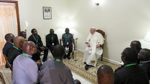 Papst: Welt steuert auf Abgrund zu, wenn Krieg nicht gestoppt wird