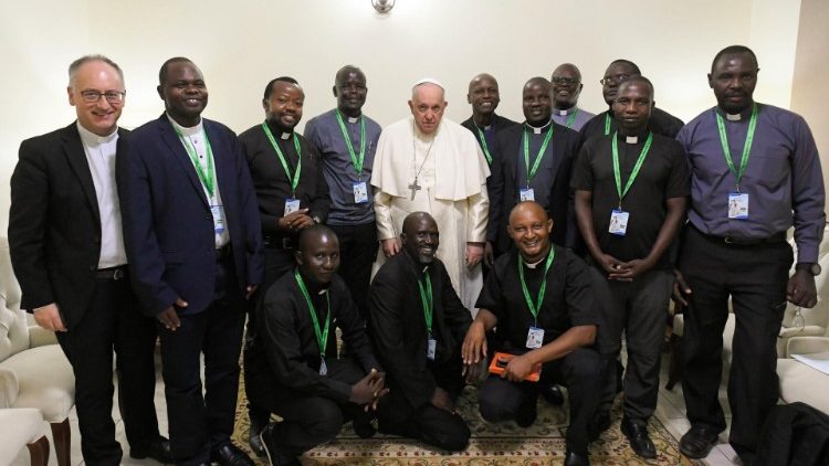 Papa Franjo s isusovcima s kojima se susreo tijekom apostolskoga putovanja u Demokratsku Republiku Kongo i Južni Sudan