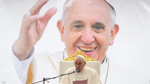 El Papa ante desplazados en Sudán del Sur: Las mujeres son la clave para transformar el país