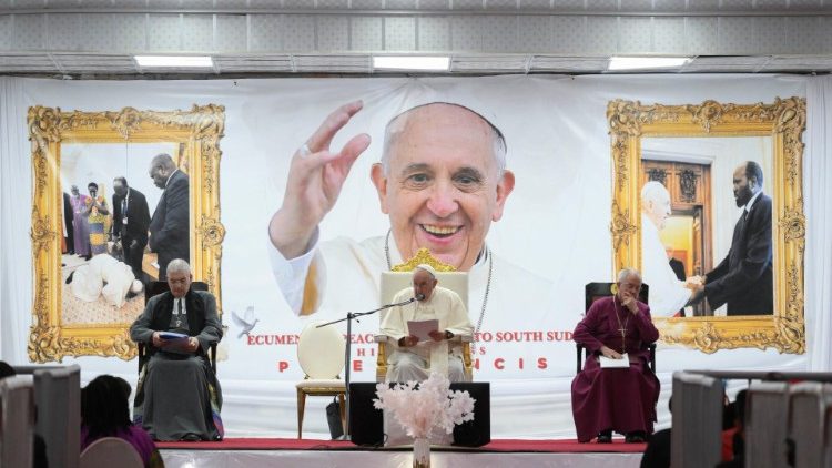 Il Papa nella Freedom Hall di Giuba all'icontro con gli sfollati interni del Sud Sudan