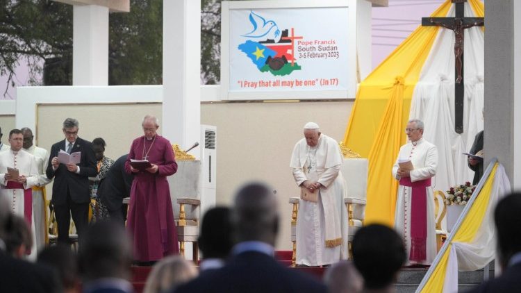 Askofu mkuu Martin Kivuva Musonde wa Jimbo kuu la Mombasa, Kenya katika mahojiano maalum na Radio Vatican anagusia kuhusu: Mshikamano wa udugu toka AMECEA.