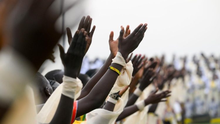 Santa Missa durante Viagem Apostolica do Papa  Repblica Democrtica do Congo. (Imagem de arquivo)