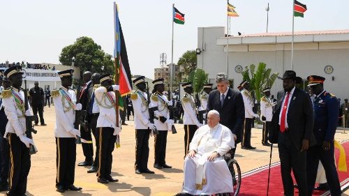 El Papa Francisco finaliza su peregrinación ecuménica de paz