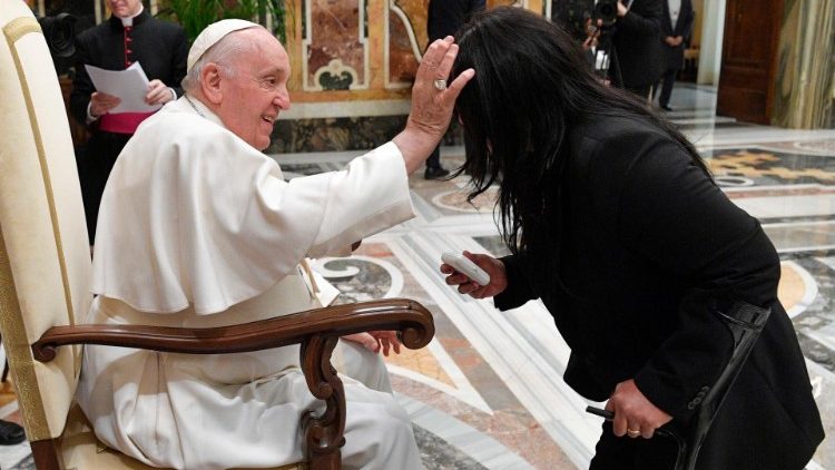 Pope receives a delegation of physicians, and the sick, on the occasion of the World Day of the Sick
