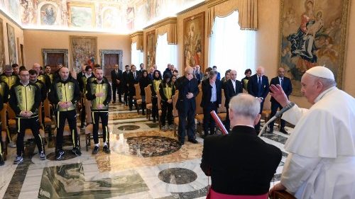 Pápež: Amatérske nadšenie je v športe kľúčom