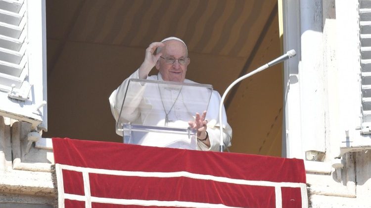 Papst Franziskus beim Angelus Papst Franziskus beim Angelus