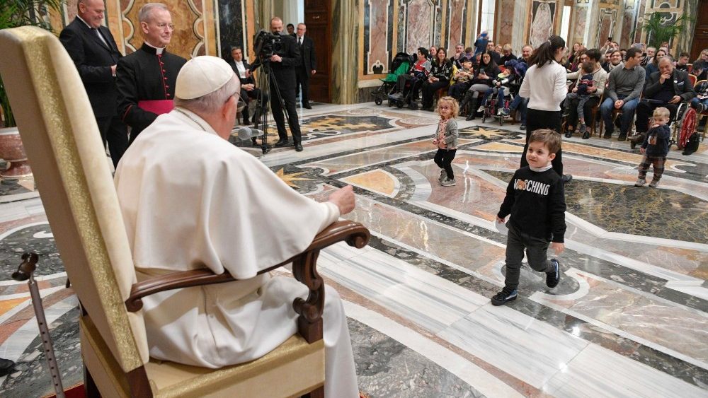 Papa Francisco com a representação da Federação Italiana de Doenças Raras
