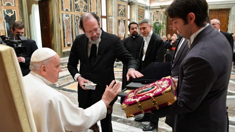 A Mexican entrepreneur gives Pope Francis a gift