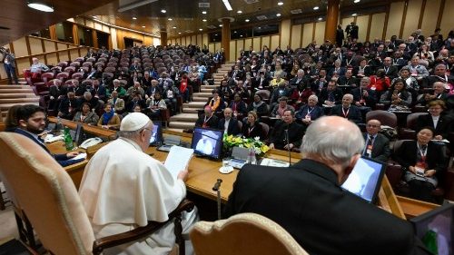 Franziskus: Laien sind nicht einfach ?nur Gäste in der Kirche
