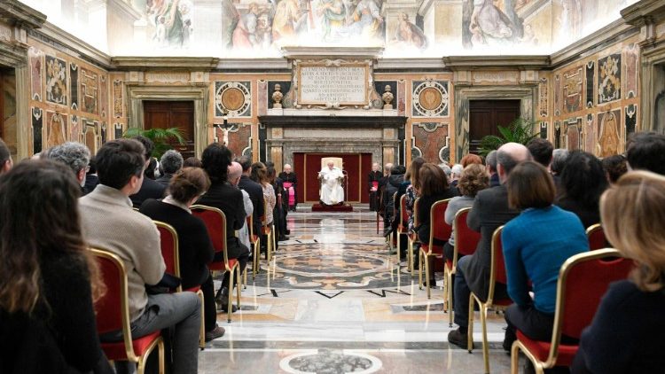 Le Pape et les membres de la fondation "Ente dello Spettacolo", le 20 février 2023 au Vatican 