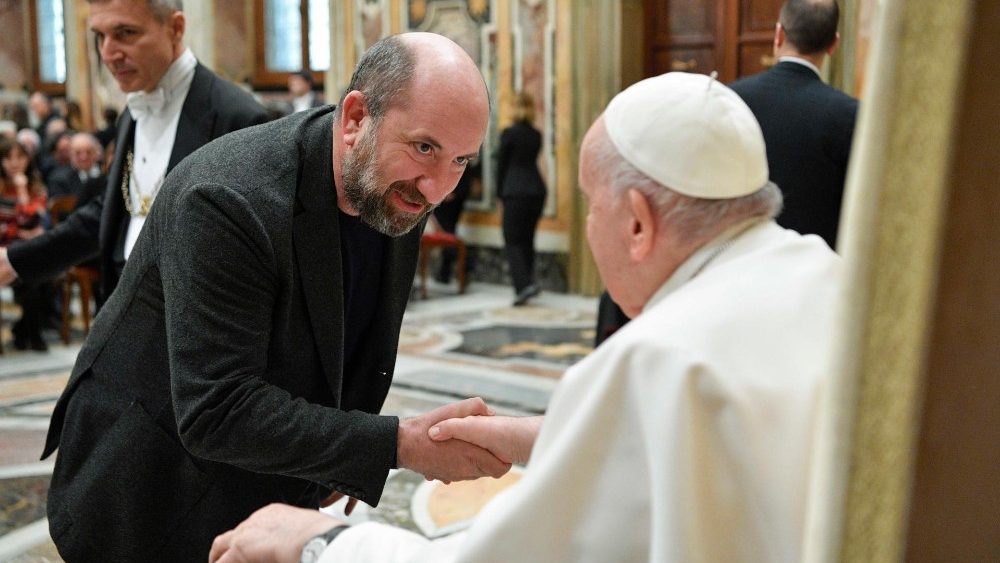 Papa Francisco com os membros da Funda??o Entidade do Espetculo