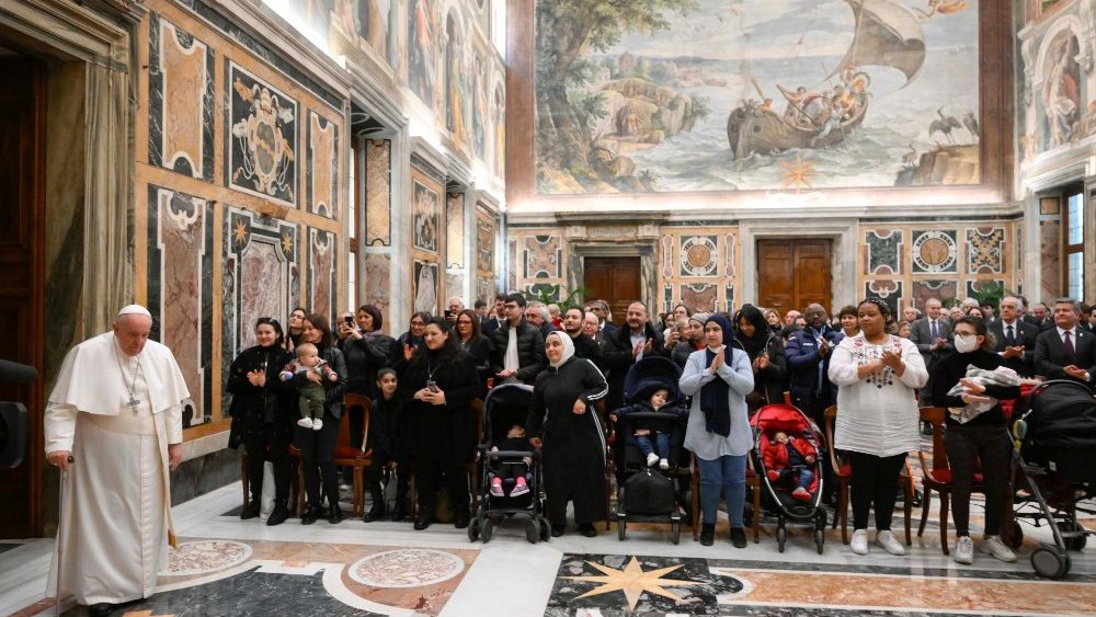 O Papa Francisco com os scios do Crculo de S?o Pedro (Vatican Media)