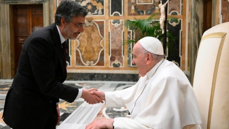 Pope receives in audience members of St Peter's Circle