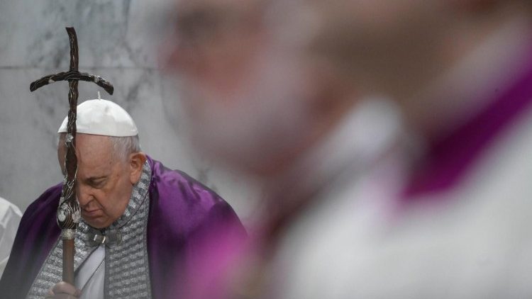 Papa Francisco na Baslica de Santa Sabina na Celebra??o Eucarstica com o rito da imposi??o das cinzas