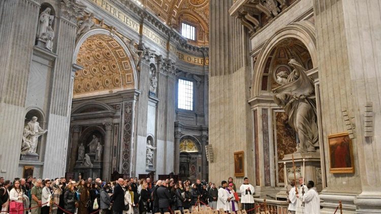 Basilica di San Pietro, Via Crucis nel primo venerd di Quaresima