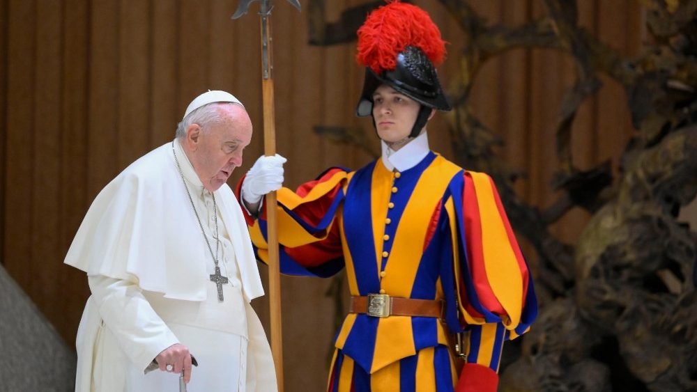 Papa Francisco com Reitores, Professores, Alunos e Funcionrios das Universidades e Institui??es Pontifcias Romanas na Sala Paulo VI