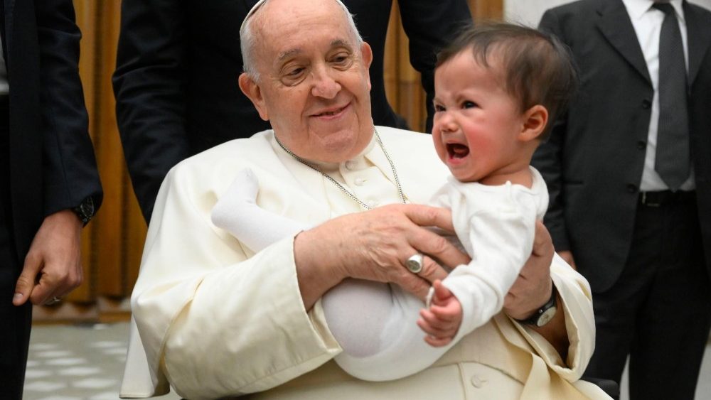 Papa Francisco com Reitores, Professores, Alunos e Funcionrios das Universidades e Institui??es Pontifcias Romanas na Sala Paulo VI
