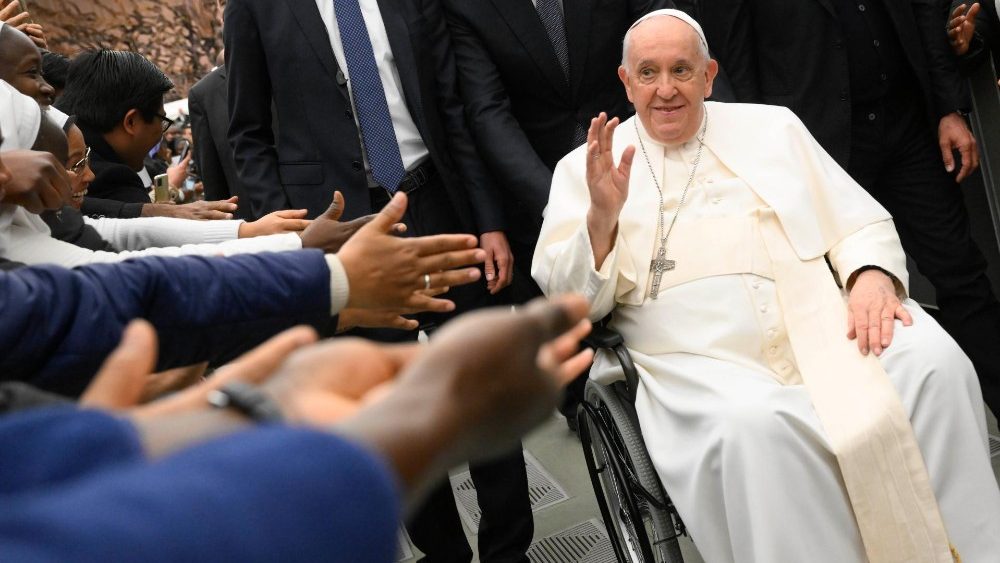 Papa Francisco com Reitores, Professores, Alunos e Funcionrios das Universidades e Institui??es Pontifcias Romanas na Sala Paulo VI