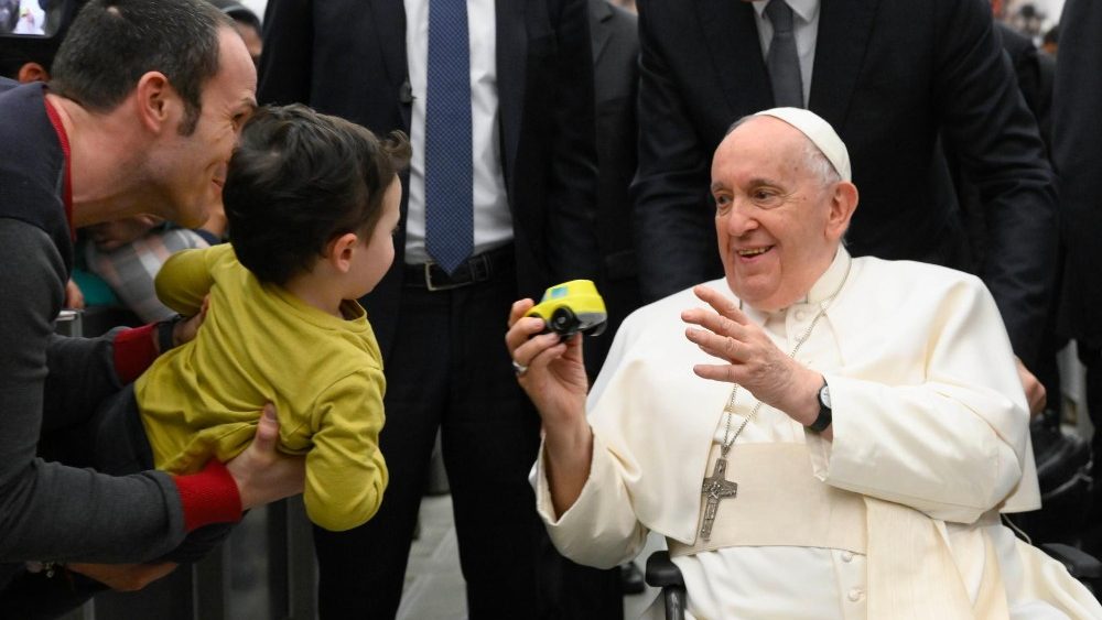 Papa Francisco com Reitores, Professores, Alunos e Funcionrios das Universidades e Institui??es Pontifcias Romanas na Sala Paulo VI