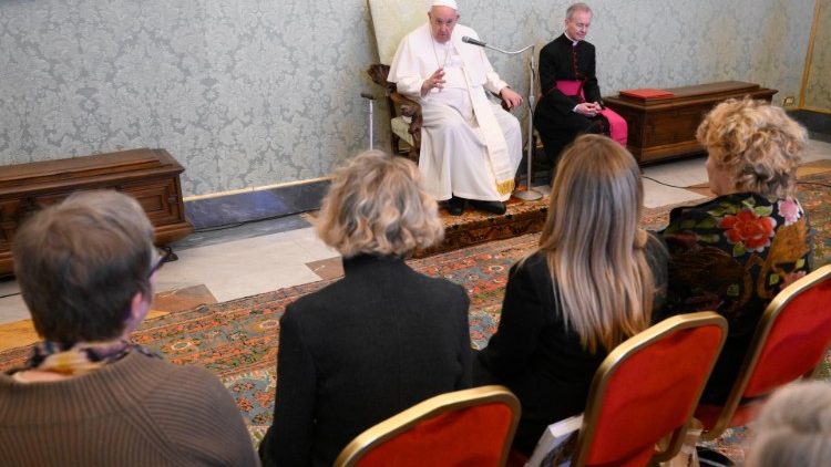 Dirección del periódico mensual Mujeres-Iglesia-Mundo