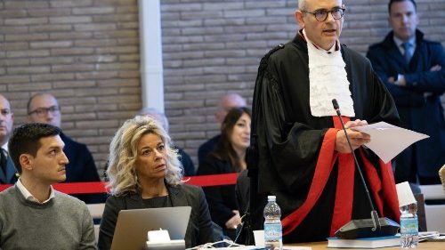 Processo vaticano, troca de cartas entre o Papa e Becciu sobre casos Londres e Marogna