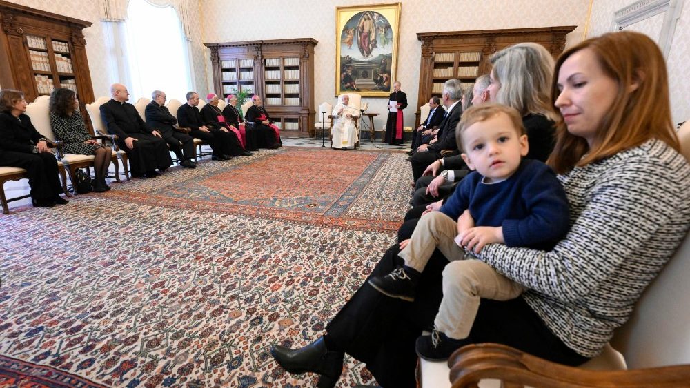 Papa com membros da Organiza??o "Misin America"
