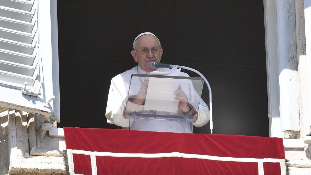 Papa Francisco durante o Angelus