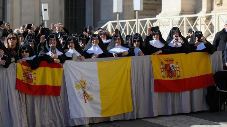 Fedeli in Piazza San Pietro
