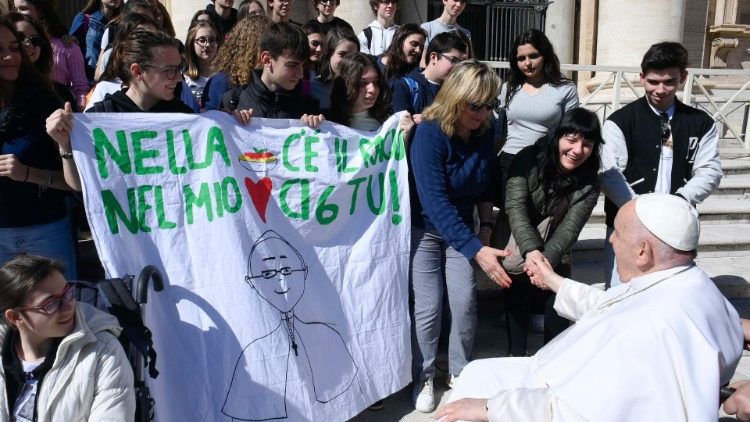 Uno striscione per Papa Francesco