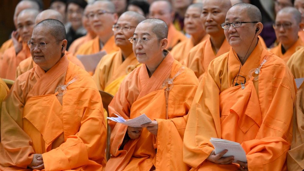O Papa Francisco com a delega??o da Associa??o Unida do Budismo Humanista de Taiwan