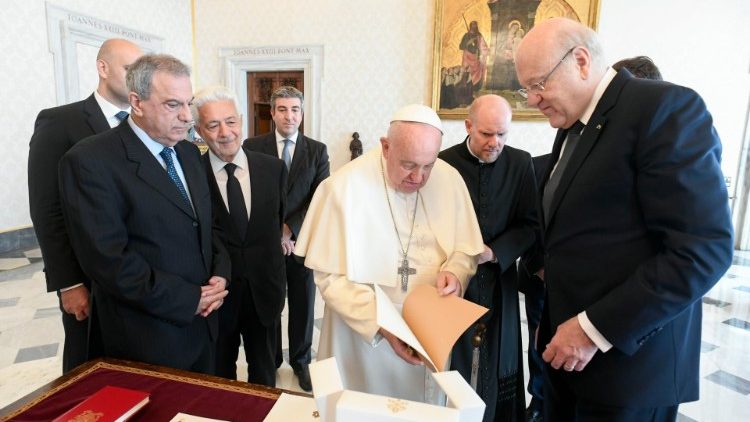 Papa Francisc l-a primit în audiență pe premierul libanez Mohamad Najib Mikati