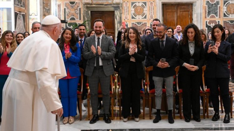 El Papa con los ᨮԱ del Proyecto Policoro de la Conferencia Episcopal Italiana