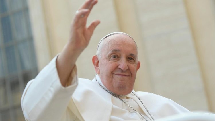 El Papa agradeci al personal sanitario que lo ha cuidado en estos das.