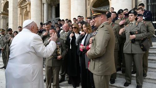 Italien: Polizei schenkt Papst Öl aus ?Anti-Mafia-Garten