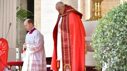 O Papa: Maria nos ajude a estar próximo de Jesus presente nos sofredores
