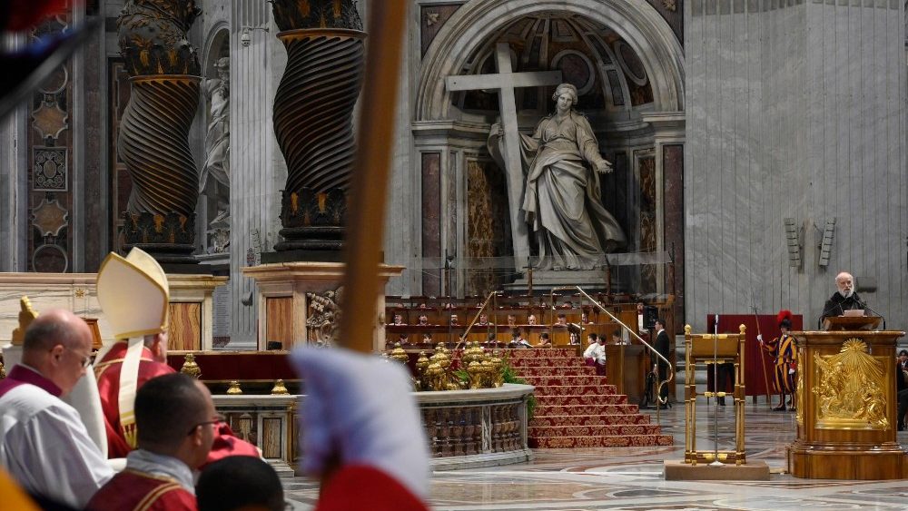 O pregador da Casa Pontifcia ao pronunciar a homilia 