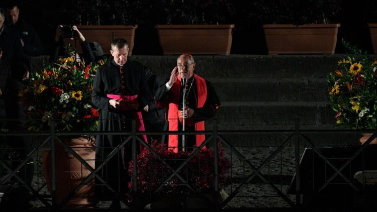 La preghiera del cardinale De Donatis