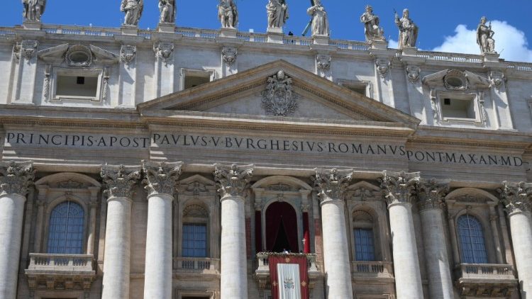 La benedizione Urbi et Orbi del Papa