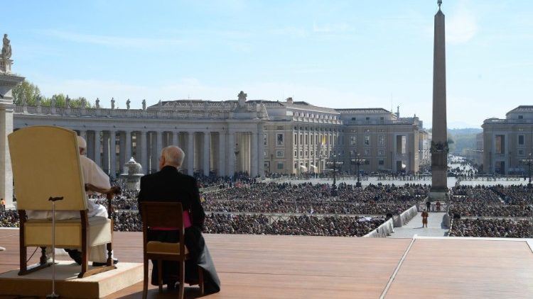Katekézis a Szent Péter téren  