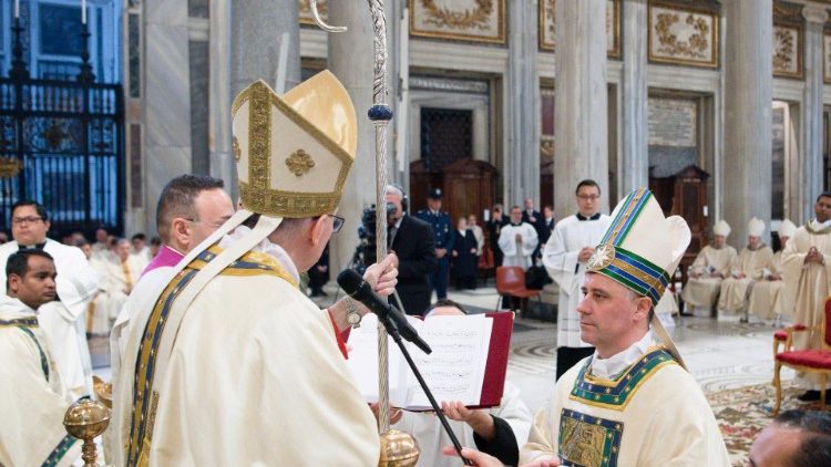 Škofovsko posvečenje msgr. Rolandasa Makrickasa