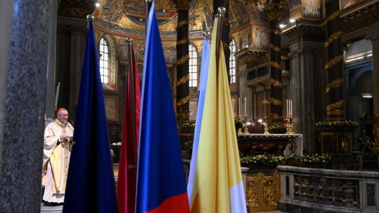 La celebrazione presieduta dal cardinale Parolin in Santa Maria Maggiore
