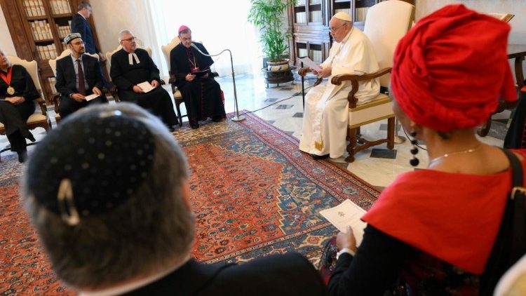Papa Franjo s zaslanstvom međuvjerske britanske skupine „Interfaith Leaders from Greater Manchester“