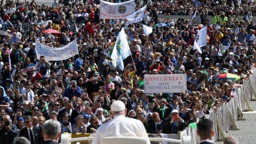 Francesco: piena fiducia alle donne. Oggi spinte dannose per la vita familiare
