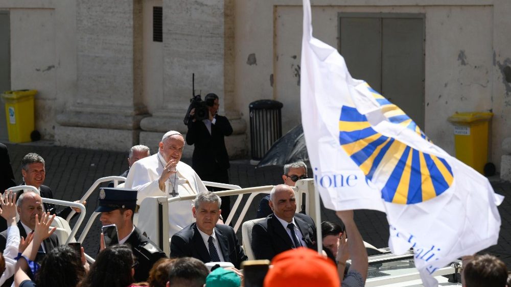 O Papa com os participantes da peregrina??o em a??o de gra?as pela beatifica??o de Armida Barelli