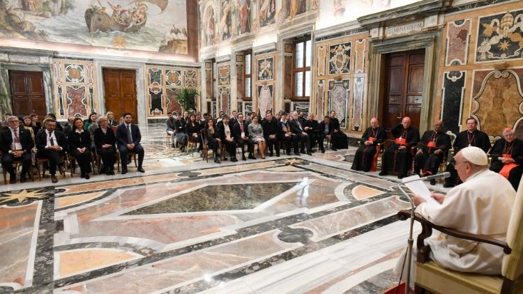 Il discorso del Papa ai partecipanti alla plenaria del Dicastero dei Laici, la Famiglia e La Vita