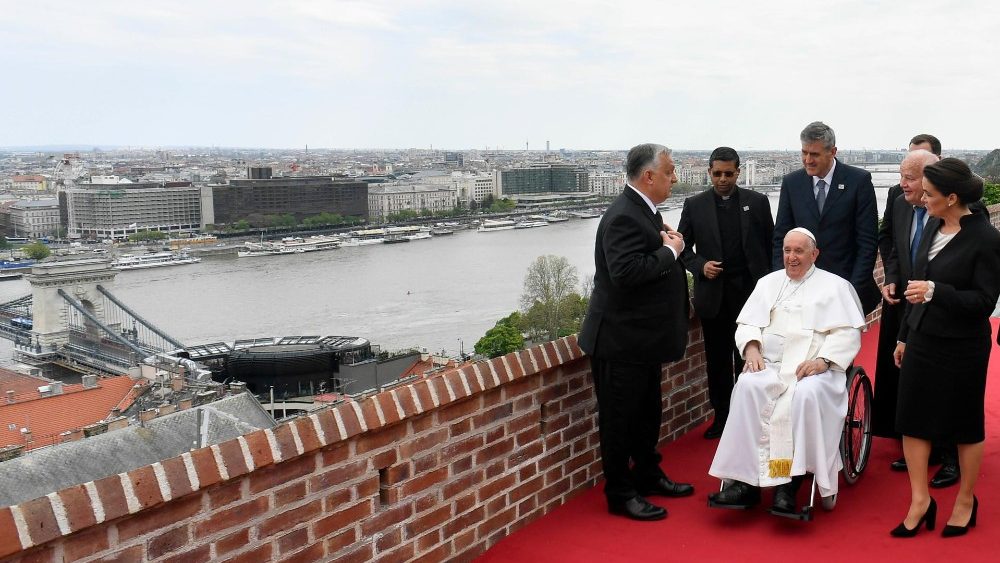 Rencontre avec les autorités hongroises à Budapest, 41e voyage apostolique, le 28 avril 2023. 