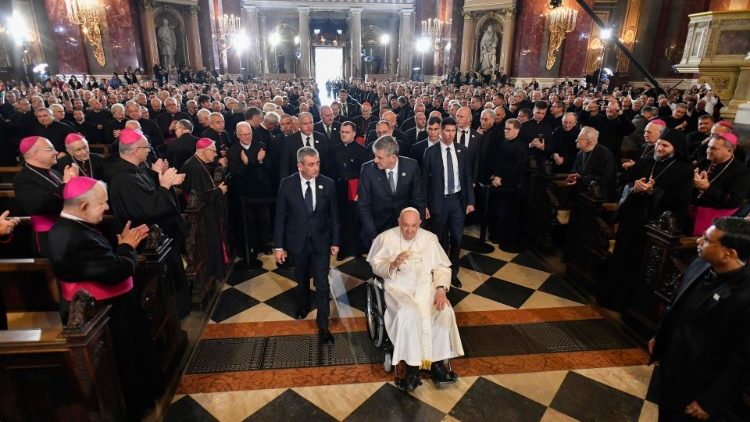 Popiežius Pranciškus Budape.to katedroje