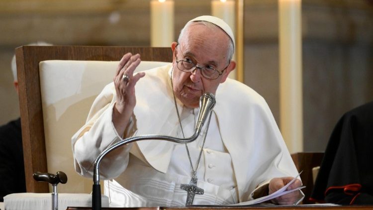 Papa Françesku në konkatedralen e Shën Shtjefnit