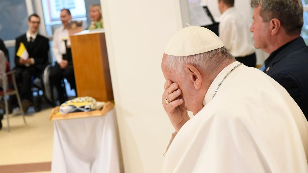 Em Budapeste, Papa Francisco no Centro para crian?as especiais e com ھԳ visual